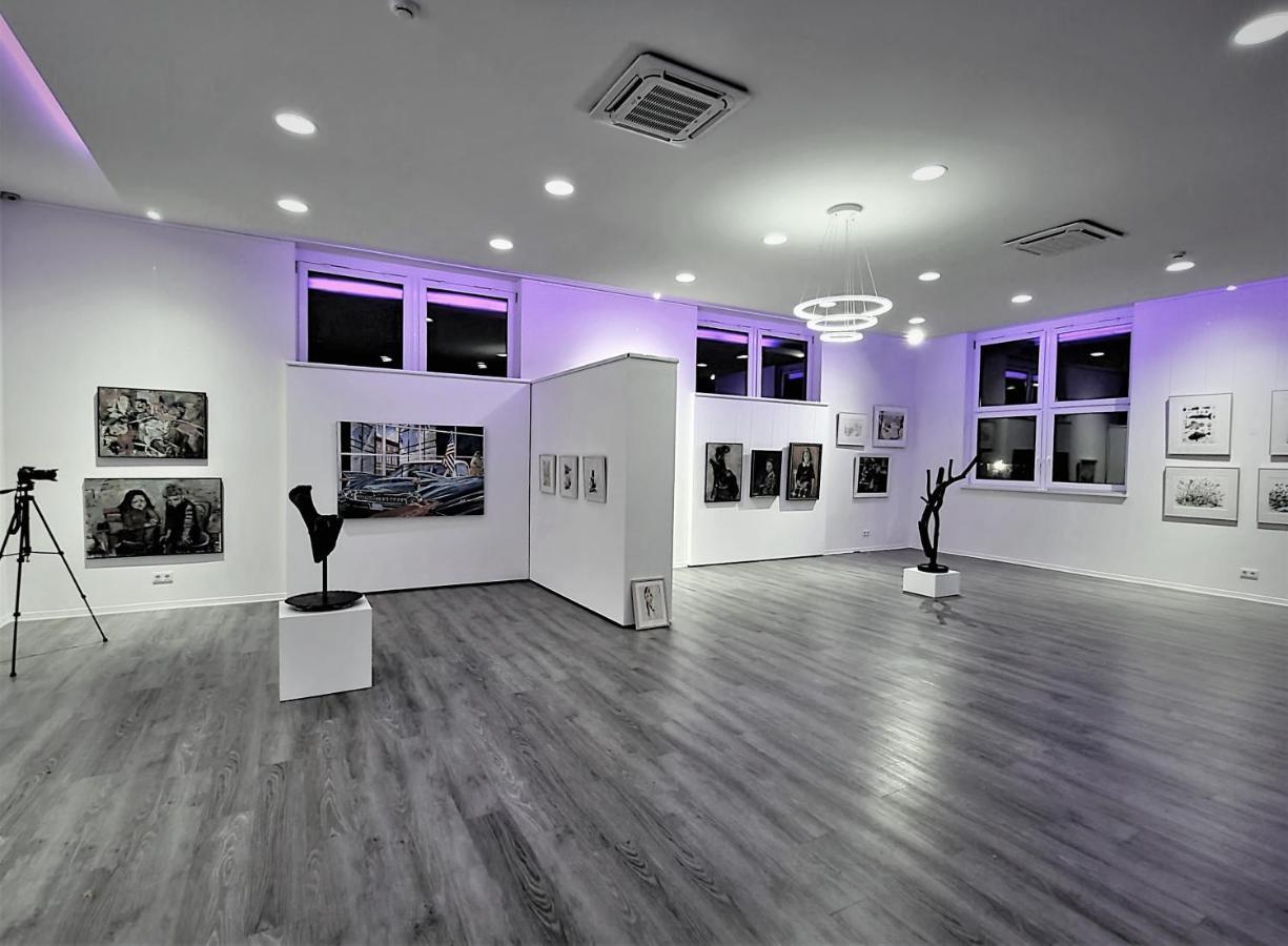 Art & Galerie Hotel Lenz Plauer See Fuenfseen Extérieur photo